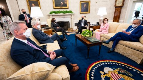 Biden se reunió con los líderes de ambas Cámaras del Congreso.