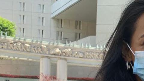 Zulma Latino entre los 25 nuevos ciudadanos de EE UU. (Araceli Martínez/La Opinión)