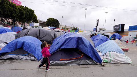 Unos 2,000 refugiados actualmente viven en la frontera.  (Manuel Ocaño)