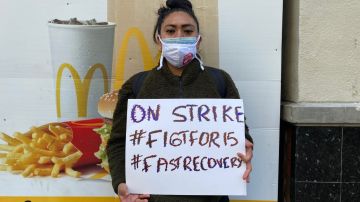 Araceli Nava, residente de la ciudad de Richmond, se contagió de covid-19 en su trabajo en un McDonald’s. (Cortesía Fight for $15)