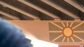 Se estima que más de 18,000 inmigrantes con casos pendientes de asilo siguen esperando en México.