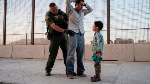 Hay reportes de que más de 5,000 niños fueron separados de sus padres en la era de Trump.