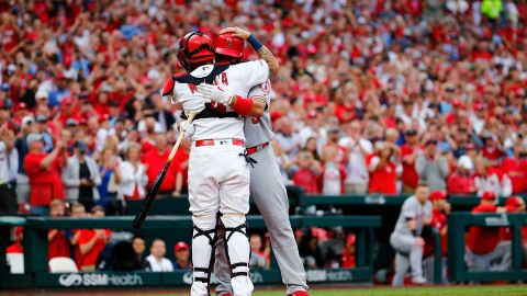 Albert Pujols retornó en 21 de junio de 2019 a St. Louis, donde Yadier Molina y los fans mostraron su adoración.