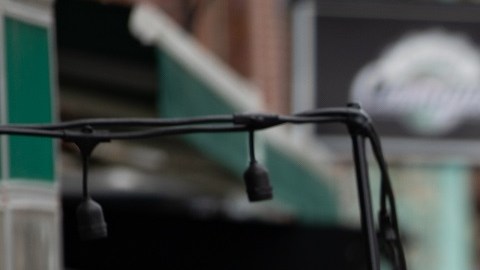 La Administración Biden busca reforzar la contratación y capacitación de personal de salud.