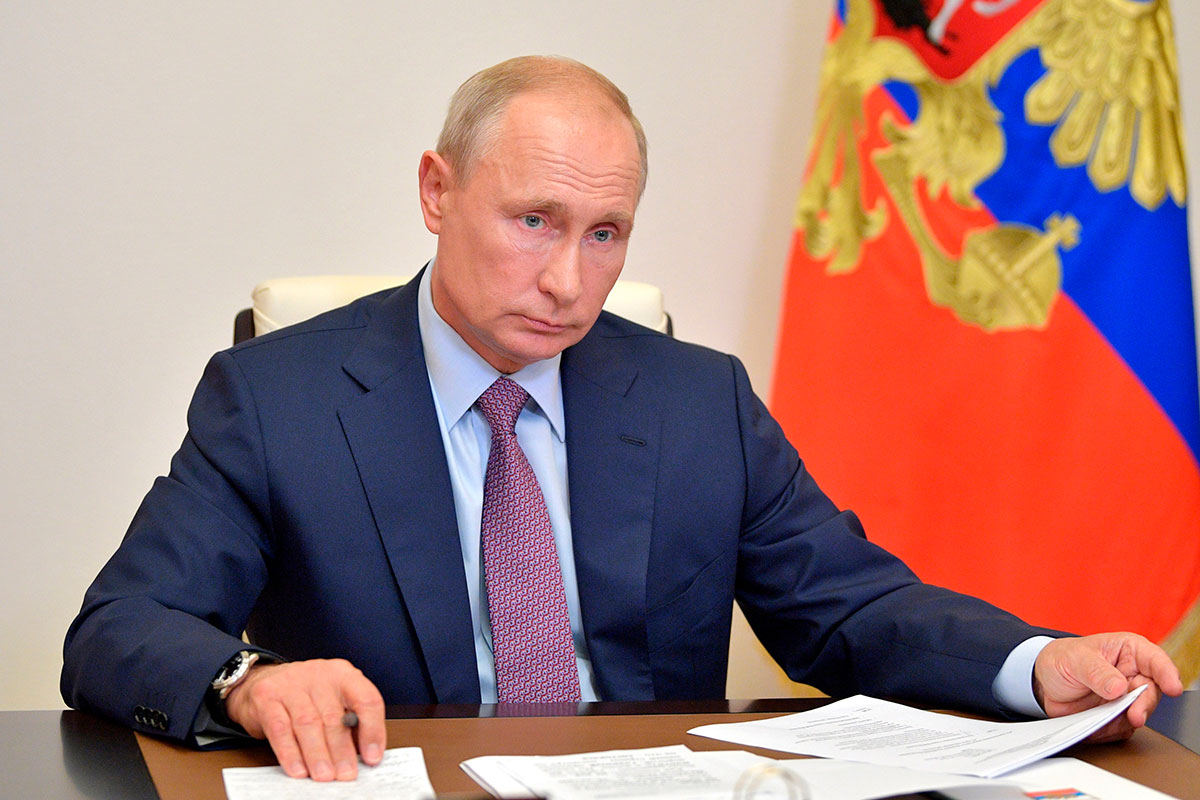 Vladimir Putin advierte contra aquellos que de nuevo gestan "planes agresivos" contra Rusia.