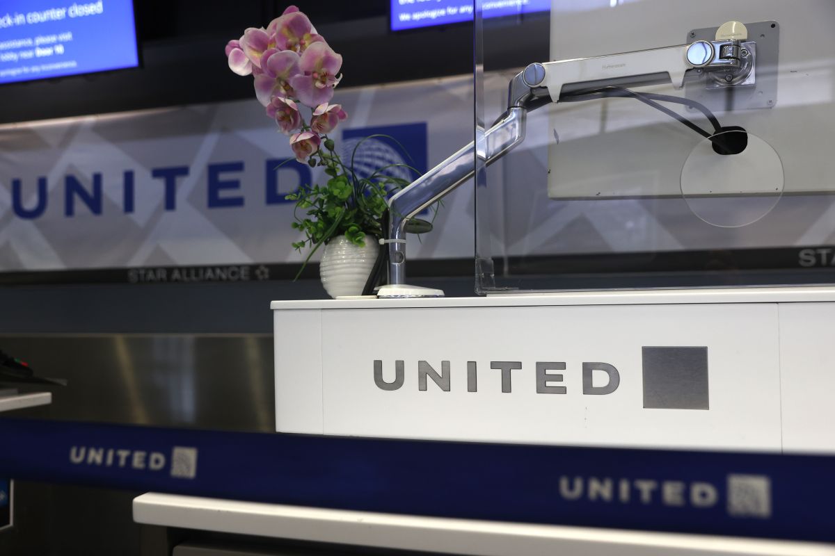 United Airlines sorteará pasajes si te vacunaste contra el COVID-19.