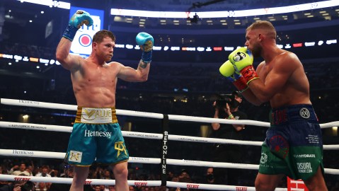 Canelo ha utilizado varias prendas de Javier Zinzun Jr. durante sus combates.