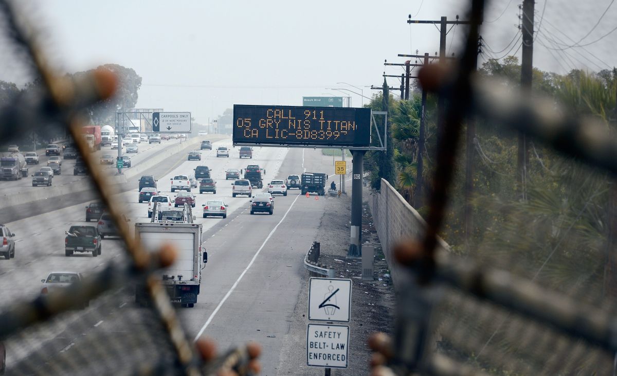 El Freeway 91 en el área de Los Ángeles, donde se han reportado decenas de misteriosos tiroteos.
