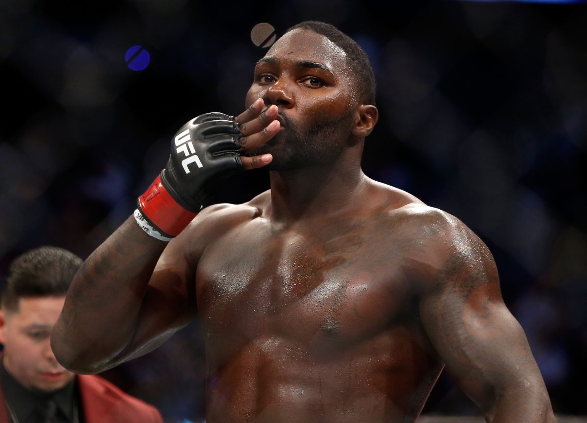Exboxeador de UFC fue arrestado por presunto robo de identidad