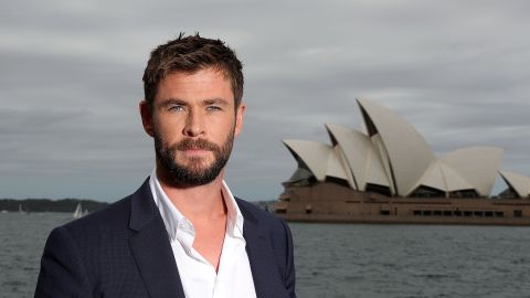 Chris Hemsworth, alborotó Instagram con una imagen donde sus piernas se ven muy delgadas