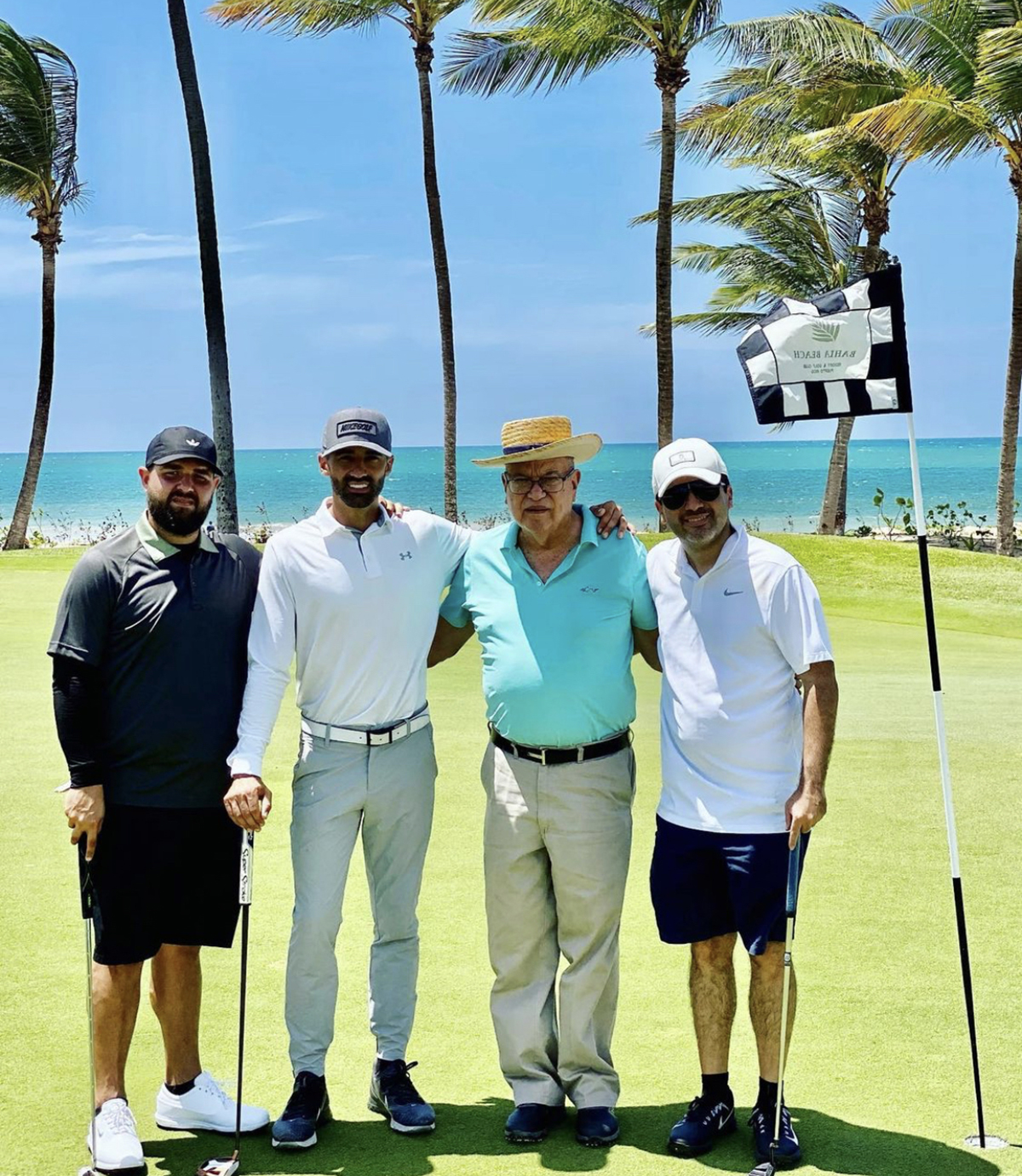 Toni Costa viajó a Puerto Rico y jugó golf