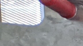 Miguel Ángel Montoya recibió una bicicleta el viernes. (Jacqueline García/La Opinión)