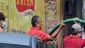 VIDEO: CJNG quema camiones y asesina a 5 personas en medio de pelea contra Cárteles Unidos