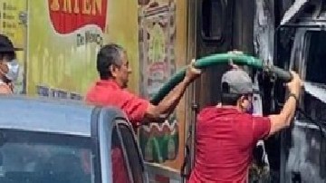 VIDEO: CJNG quema camiones y asesina a 5 personas en medio de pelea contra Cárteles Unidos