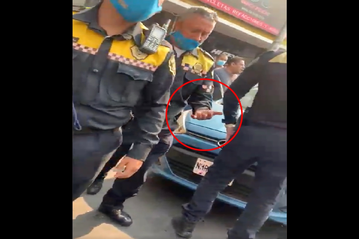 VIDEO: Mujer muerde dedo a policía y le arranca un trozo para evitar multa