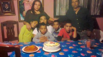 Inocente Arellano con la familia hace ocho años