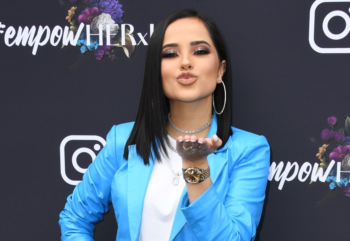 In video, Becky G shows off her body wearing a tight black jumpsuit