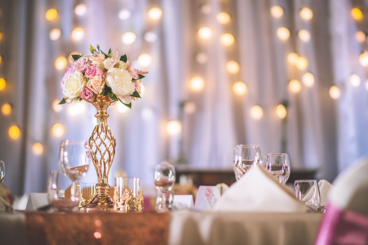 Consentimiento Increíble Tomar un riesgo Las mejores opciones de centros de mesa sencillos y económicos para tu boda  - La Opinión