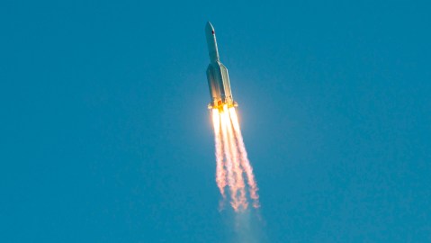 Un cohete Long March 5B despega de Wenchang en el sur de China el 5 de mayo de 2020.