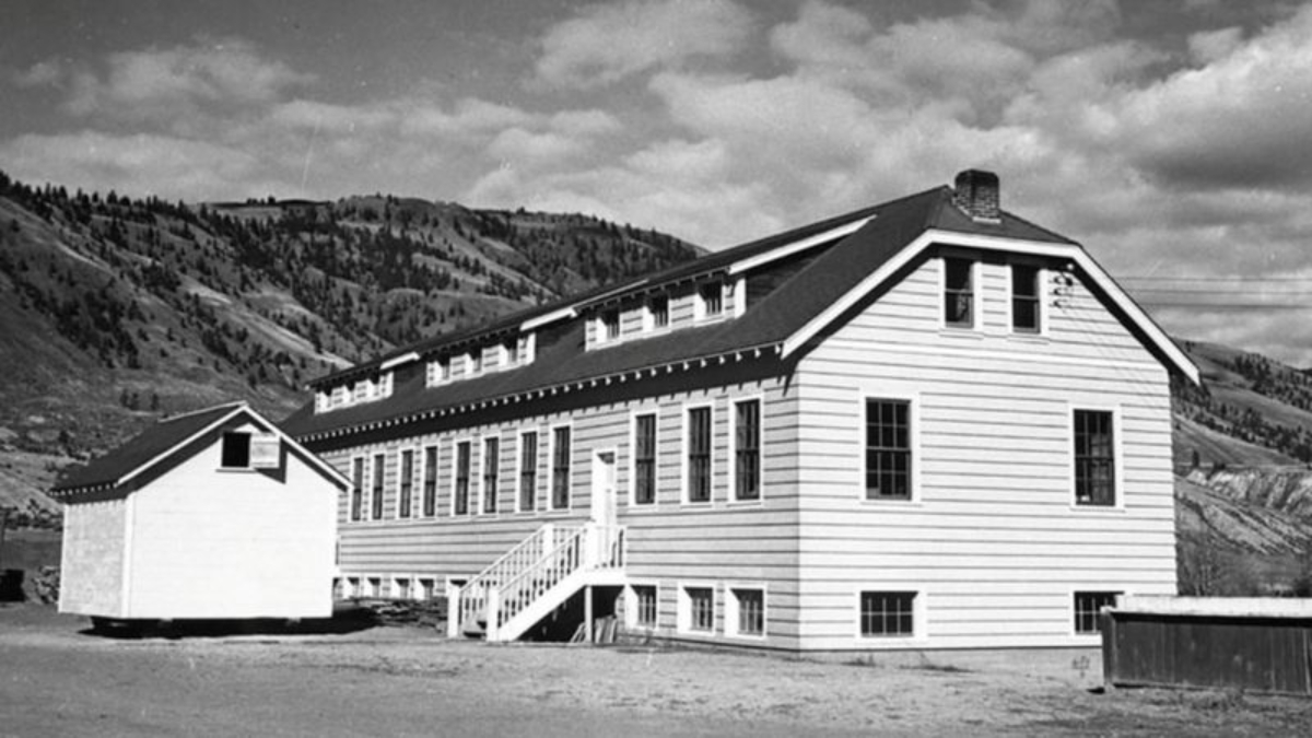 La escuela residencial Kamloops en Columbia Británica llegó a albergar a 500 niños.