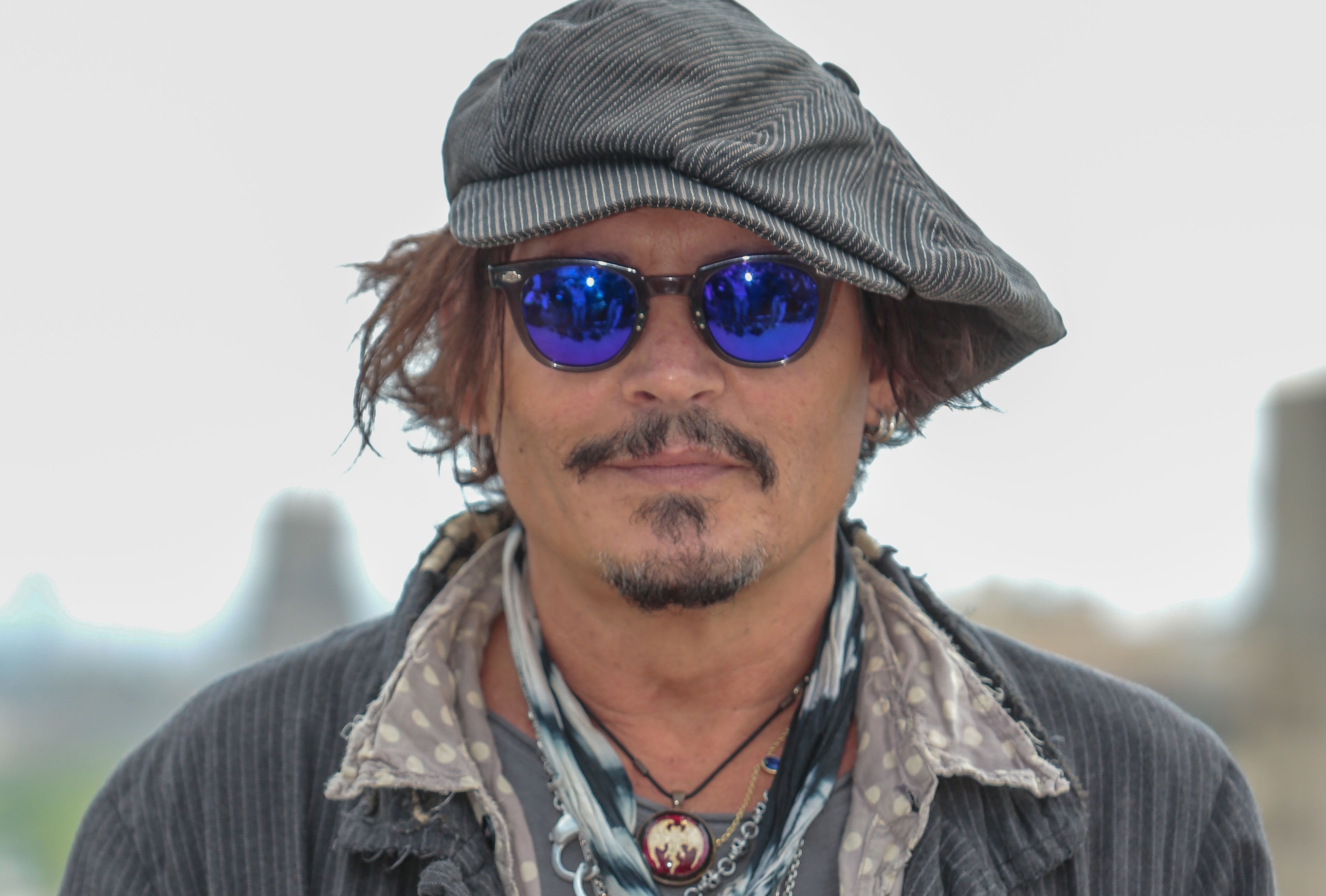 Johnny Depp could appear dressed as an astronaut at the next MTV Awards ...