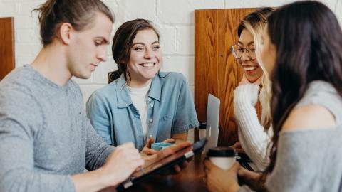Mercurio en Géminis influencia en las relaciones