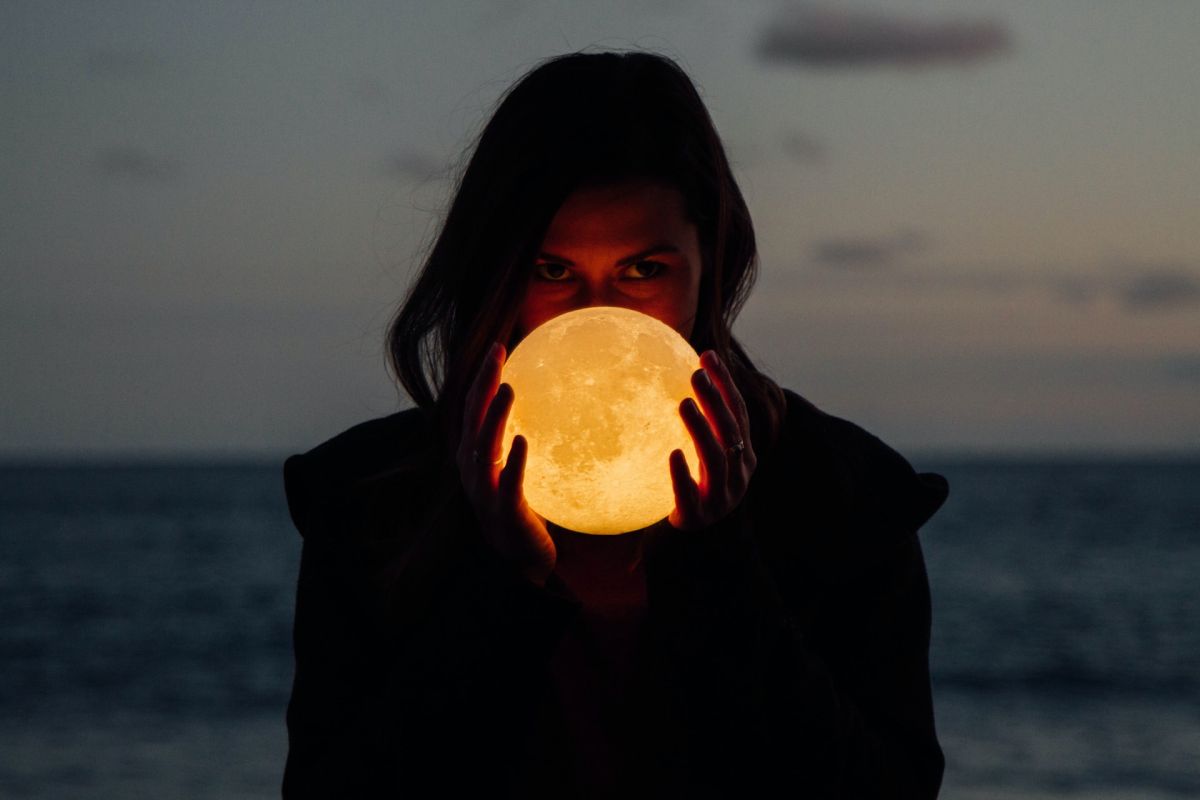 Qué rituales hacer cuando llega un eclipse total de luna celebra tus