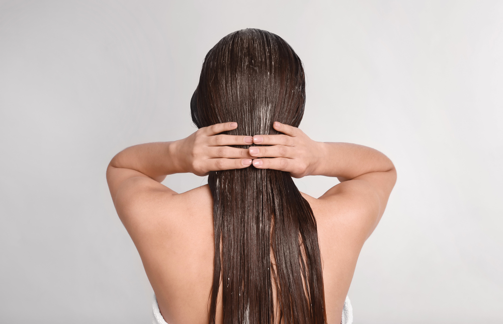 Tratamientos intensivos para el cabello que lo hidratan y reparan para que no lo tengas que cortar. 