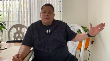 José Topete González denuncia los abusos que sufrió en el Centro de Detención de Adelanto. (Araceli Martínez/La Opinión)