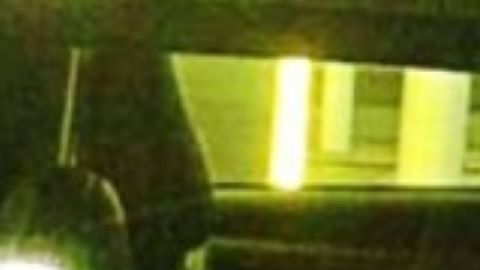 La Policía busca al sospechoso que atacó al conductor.