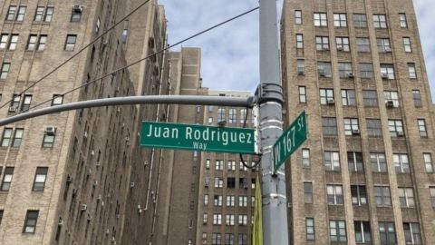 Un tramo de la avenida Broadway entre las calles 159 y 218 nombrado en homenaje a Juan Rodríguez.