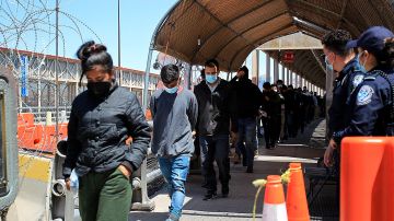 Miles de personas son retornadas a México a enviadas a sus países de origen.