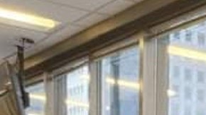 Oscar Revolorio junto a su esposa Claudia Revolorio el jueves en su juramentación de ciudadanía. (Suministrada)