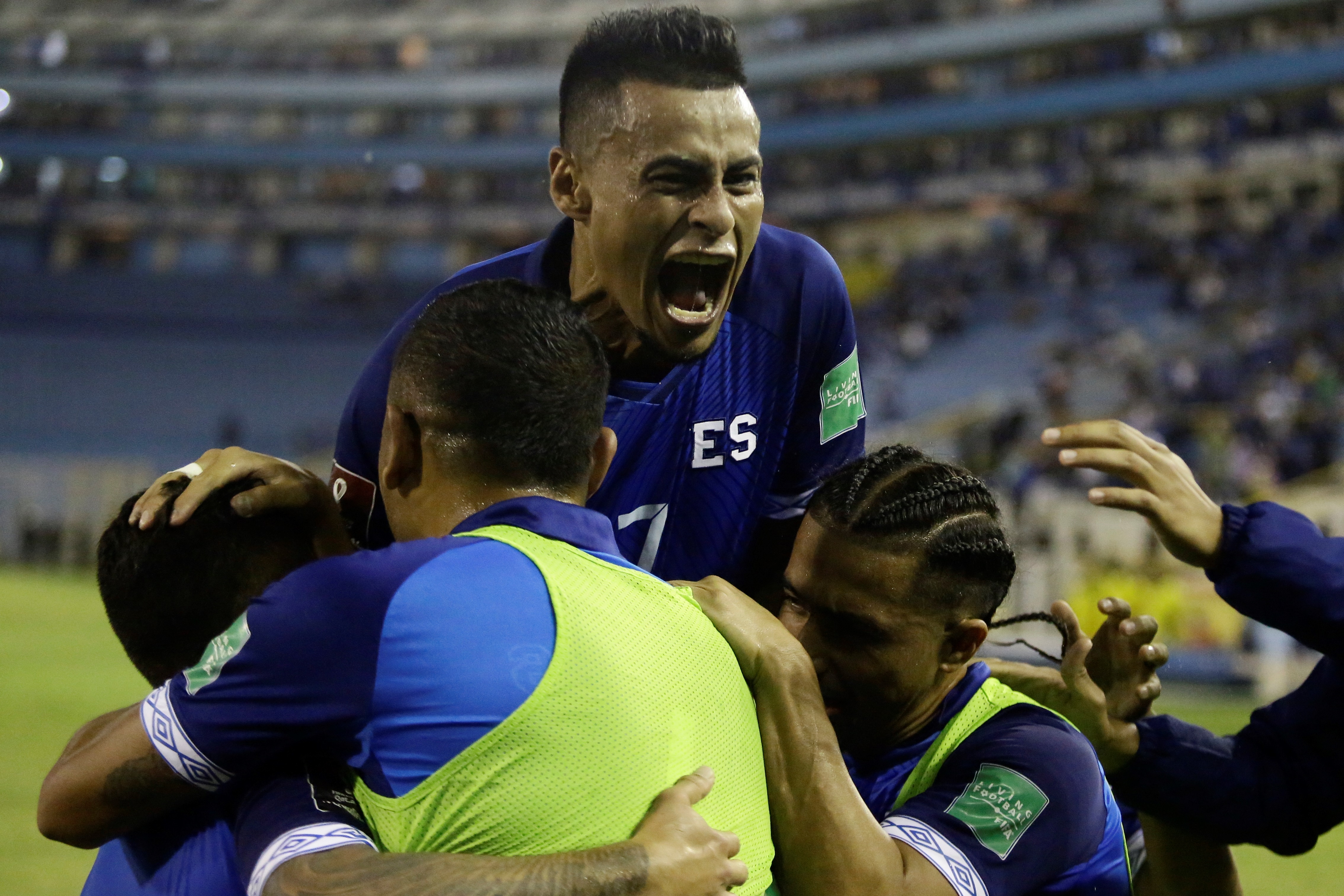 Selección De El Salvador Golea En El Cuscatlán Y Avanza A La Siguiente ...