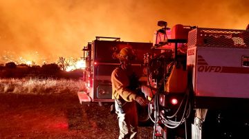 Dos incendios en Arizona causaron declaraciones de emergencia.