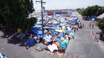 Campamento de los refugiados en Tijuana.