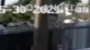 El hombre luego de atacar a una mujer el 30 de mayo captado por una cámara de seguridad.