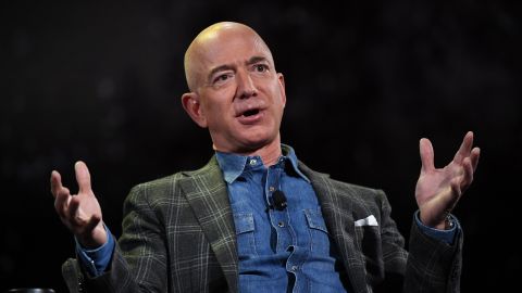 Multimillonarios como Jeff Bezos, Elon Musk y Warren Buffett eludieron pago de impuestos durante años