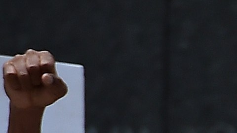 Manifestantes conmemoran el Día de la liberación con una marcha en Washington D.C. en 2020.