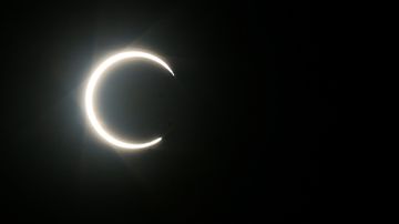 Eclipse anular de sol en vivo