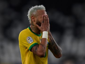 Neymar no pudo contener el llanto tras derrotar a Perú.