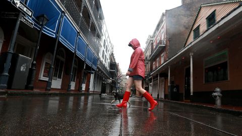 La tormenta tropical Claudette entró a tierra cerca de Nueva Orleans.