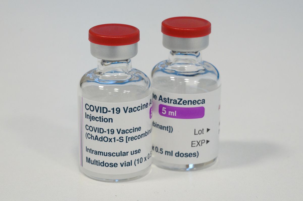 Vacunas contra COVID-19 de AstraZeneca.