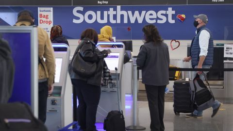 Southwest Airlines suspende sus vuelos por tercer día consecutivo-GettyImages-1299151014.jpeg