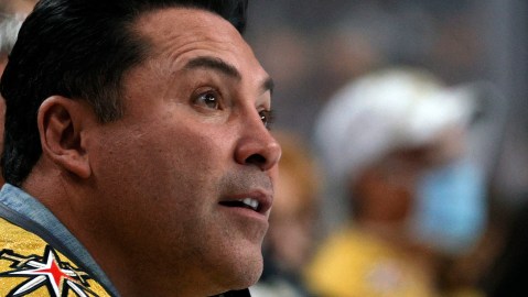 La discordia entre De la Hoya y Canelo podría sazonar el combate.