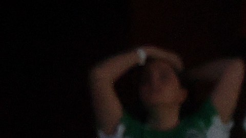 El aficionado escapaba de un guardia de seguridad al momento del hecho.