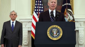 Joe Biden junto al Fiscal General Garland, cuando anunció su plan contra el crimen.