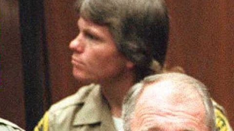 F. Lee Bailey (izq.) junto a O.J. Simpson al ser declarado no culpable en 1995.