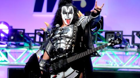 Conoce por dentro la lujosa mansión que Gene Simmons, miembro de KISS, compró en Nevada