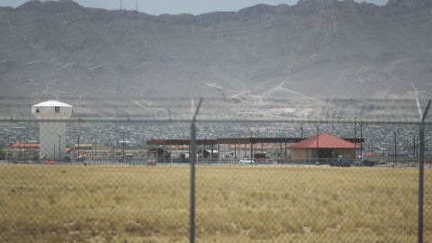 Hay un campamento de niños inmigrantes en la base militar de Fort Bliss, en Texas.